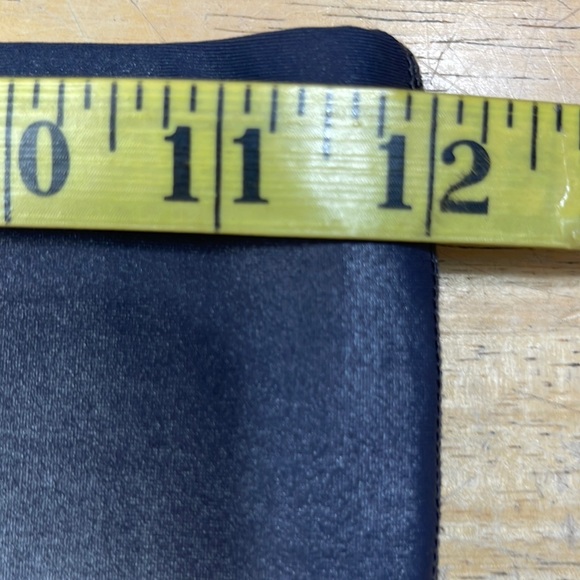 Carbon38 Regular Rise Leggings in Takara Shine S - Picture 11 of 14